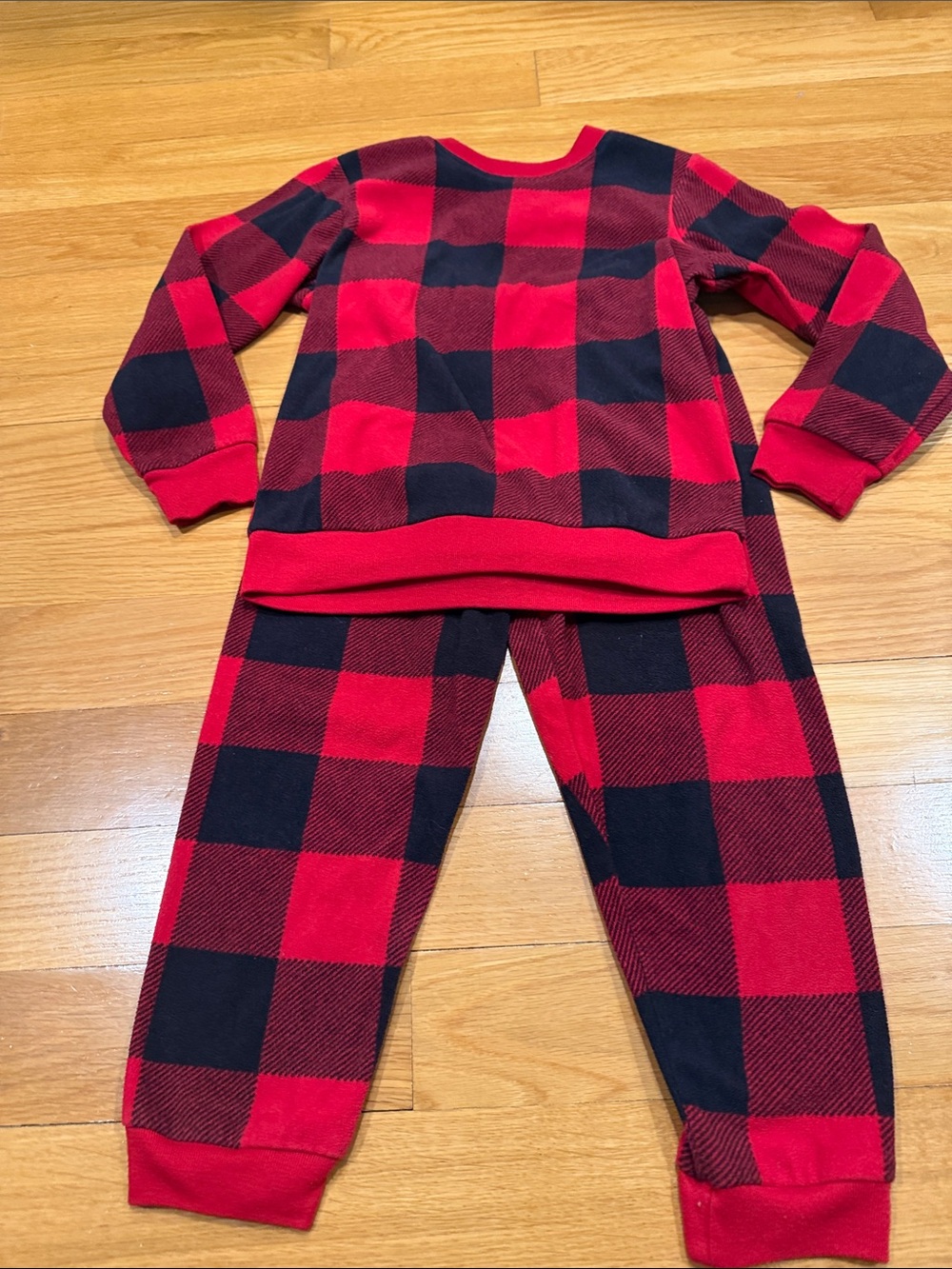 Pj place unisex Buffalo plaid fleece sleepset size small (5/6).